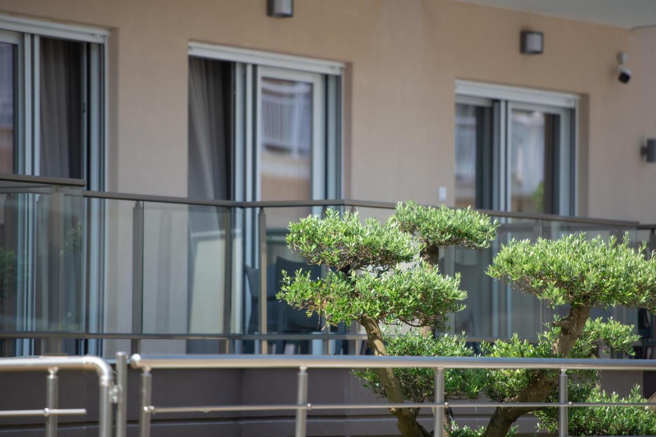Crist Luxury Apartments Nea Poteidaia Buitenkant foto
