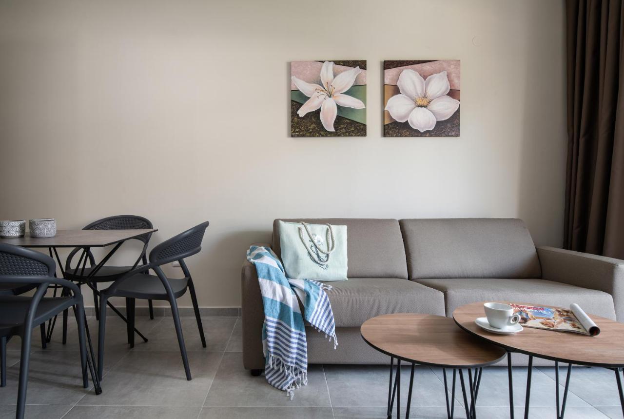 Crist Luxury Apartments Nea Poteidaia Buitenkant foto
